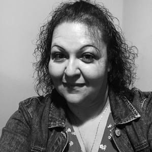 Meet your Posher, Lola